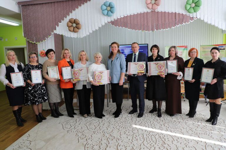 На базе детского сада № 2 состоялось заседание управления образования Ошмянского райисполкома, на котором были подведены итоги работы за 2025 год,  определены ключевые задачи на перспективу