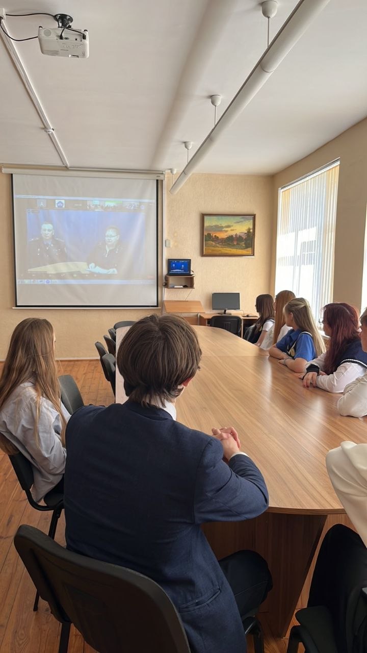 Педагоги и учащиеся Ошмянского района приняли участие в онлайн-вебинаре «Путь к успеху»